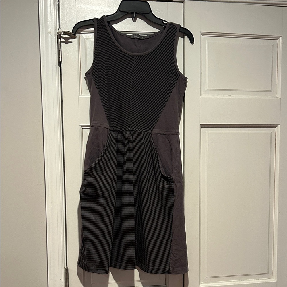 Prana soft cotton blend -Sleeveless Black & Charcoal Knit Pocket Dress